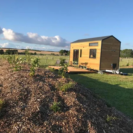 Vakantiehuis Tiny House Galinette, Au Coeur D'une Ferme Thairé
